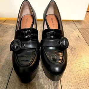 Eveonne croc embossed platform loafer pumps.